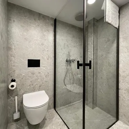 Center - Peledyne - Owl's Nest Apartment *