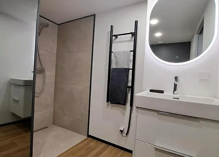 Center - Peledyne - Owl's Nest